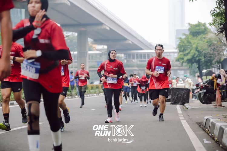 Race photo from ONE RUN 10 K