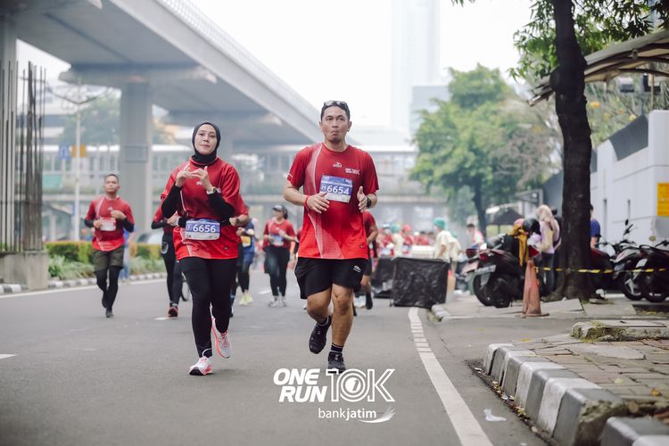 Race photo from ONE RUN 10 K