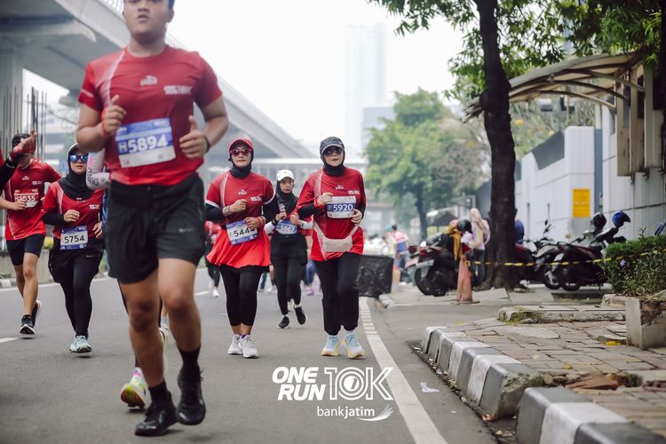 Race photo from ONE RUN 10 K