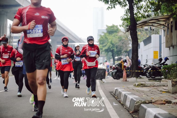 Race photo from ONE RUN 10 K