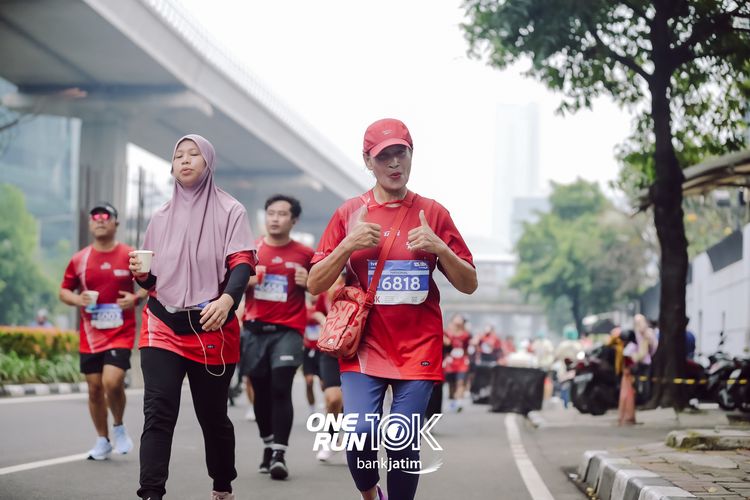 Race photo from ONE RUN 10 K
