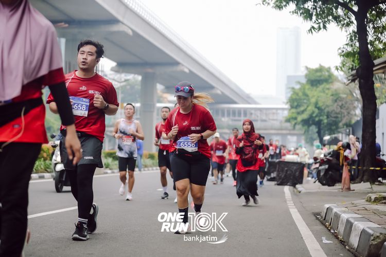 Race photo from ONE RUN 10 K