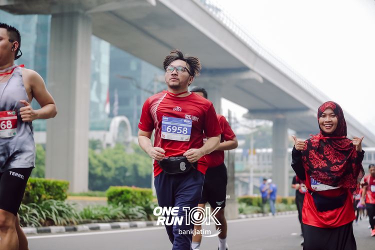 Race photo from ONE RUN 10 K