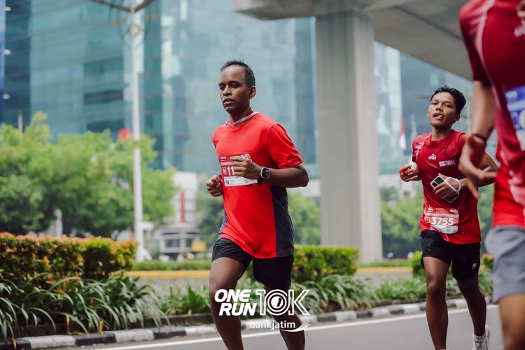 Race photo from ONE RUN 10 K