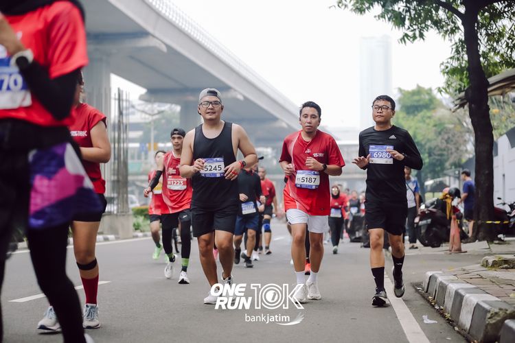 Race photo from ONE RUN 10 K