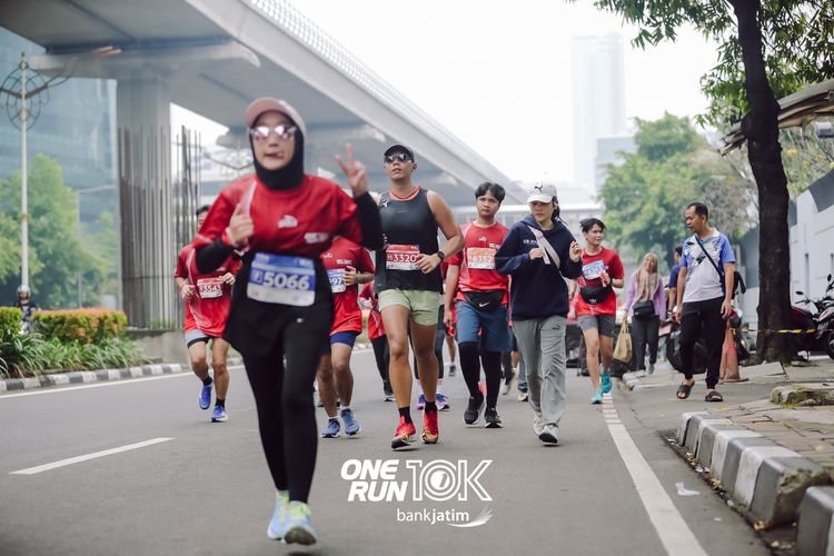 Race photo from ONE RUN 10 K