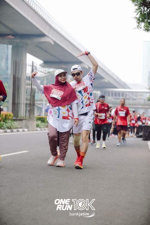 Race photo from ONE RUN 10 K
