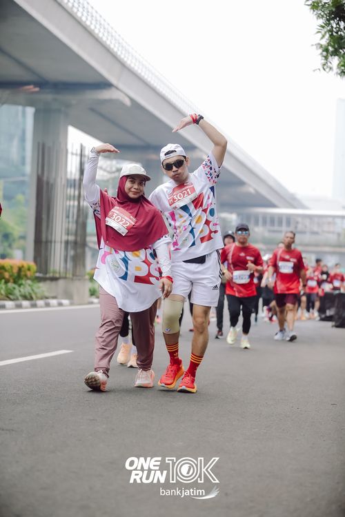 Race photo from ONE RUN 10 K