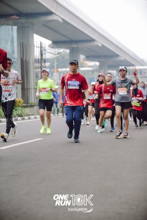 Race photo from ONE RUN 10 K
