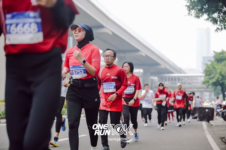 Race photo from ONE RUN 10 K