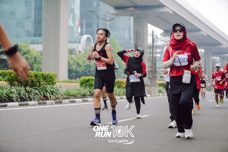 Race photo from ONE RUN 10 K