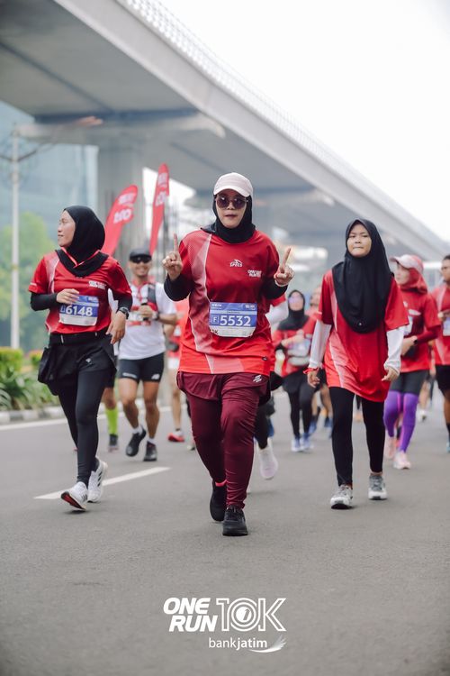 Race photo from ONE RUN 10 K