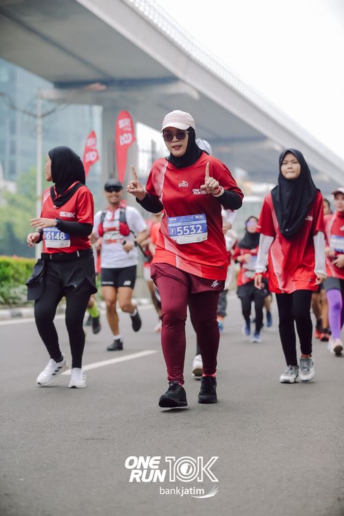 Race photo from ONE RUN 10 K