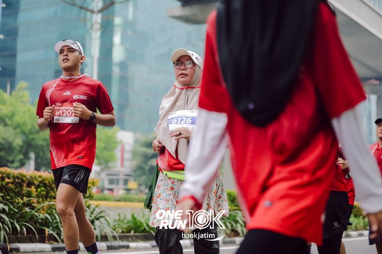 Race photo from ONE RUN 10 K