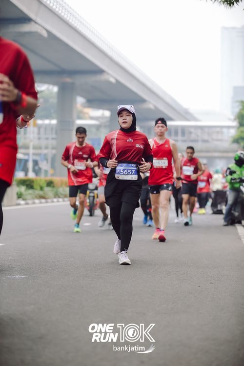 Race photo from ONE RUN 10 K