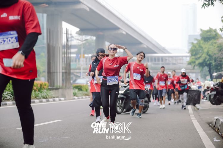 Race photo from ONE RUN 10 K