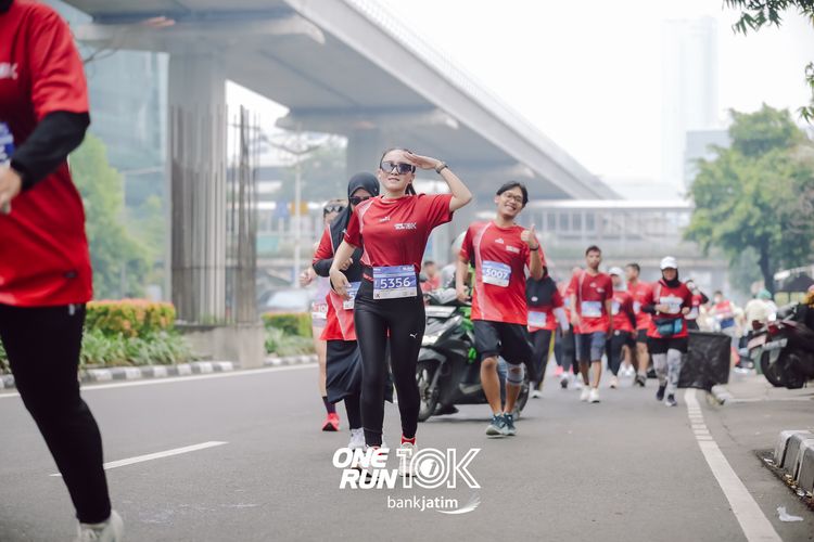 Race photo from ONE RUN 10 K