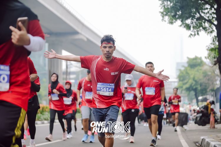 Race photo from ONE RUN 10 K