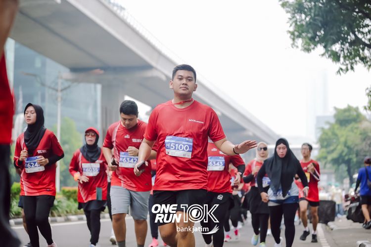 Race photo from ONE RUN 10 K