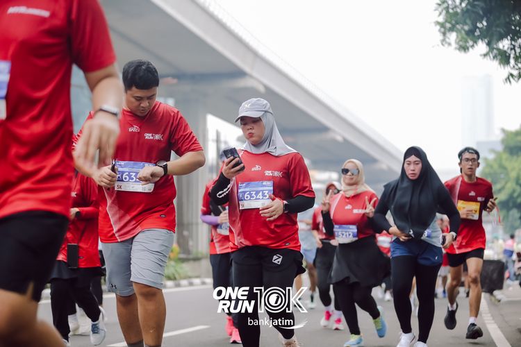 Race photo from ONE RUN 10 K