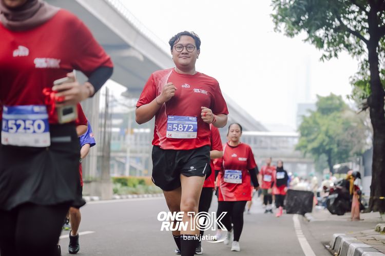 Race photo from ONE RUN 10 K