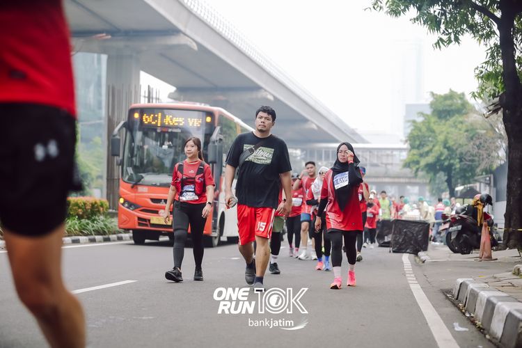 Race photo from ONE RUN 10 K