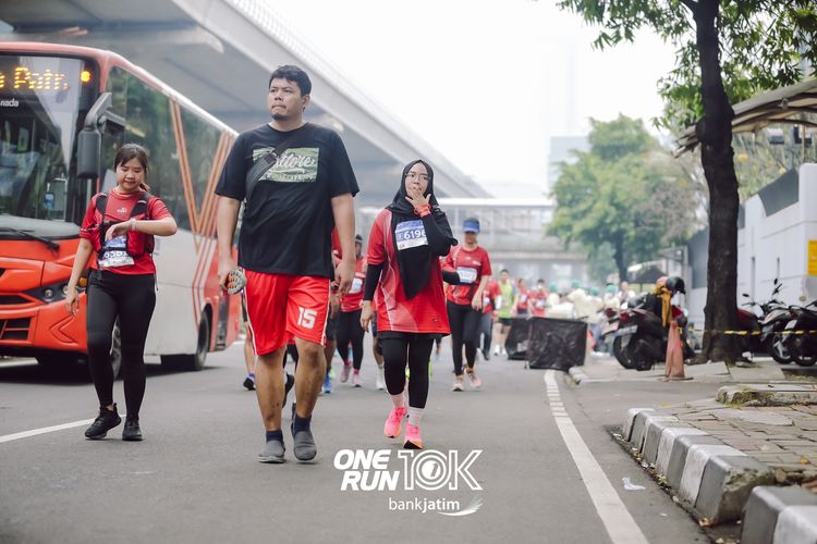 Race photo from ONE RUN 10 K