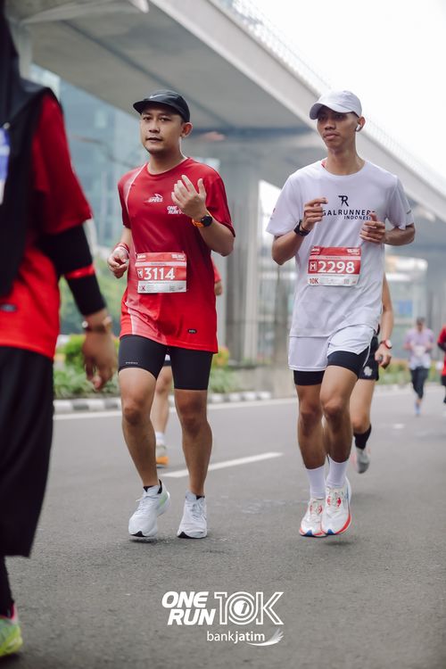 Race photo from ONE RUN 10 K