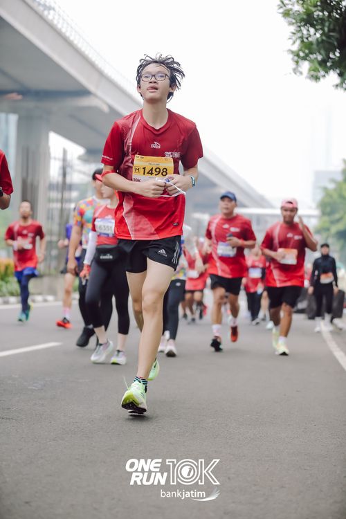 Race photo from ONE RUN 10 K