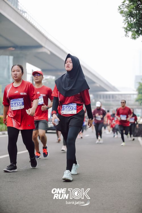 Race photo from ONE RUN 10 K