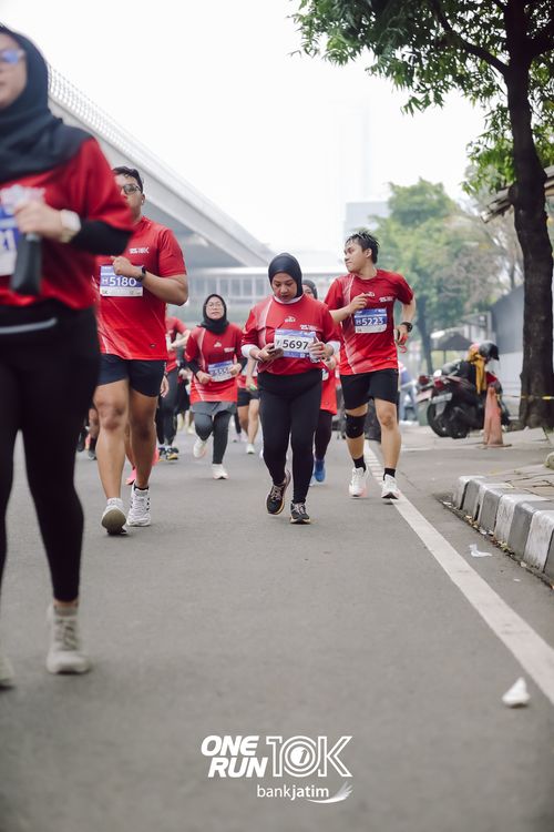Race photo from ONE RUN 10 K