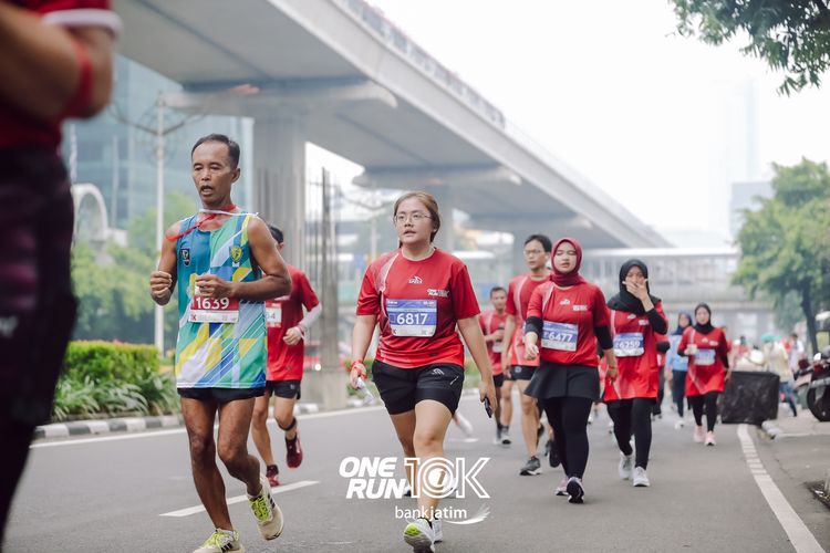 Race photo from ONE RUN 10 K
