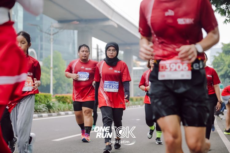 Race photo from ONE RUN 10 K