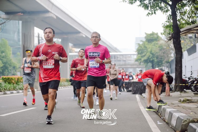 Race photo from ONE RUN 10 K