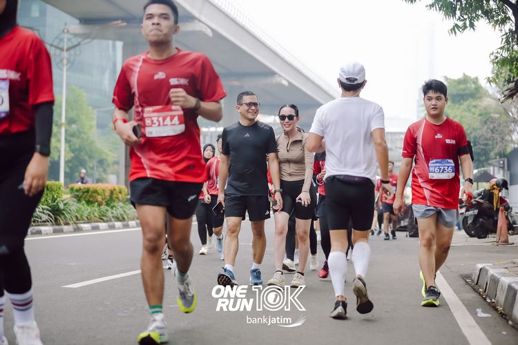 Race photo from ONE RUN 10 K