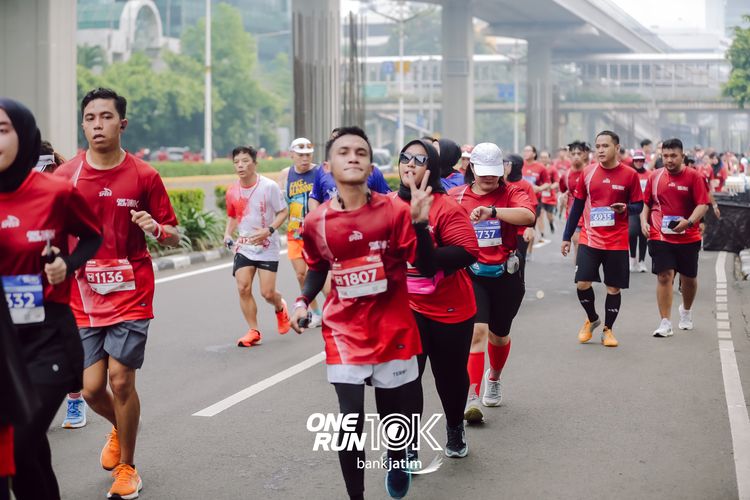 Race photo from ONE RUN 10 K