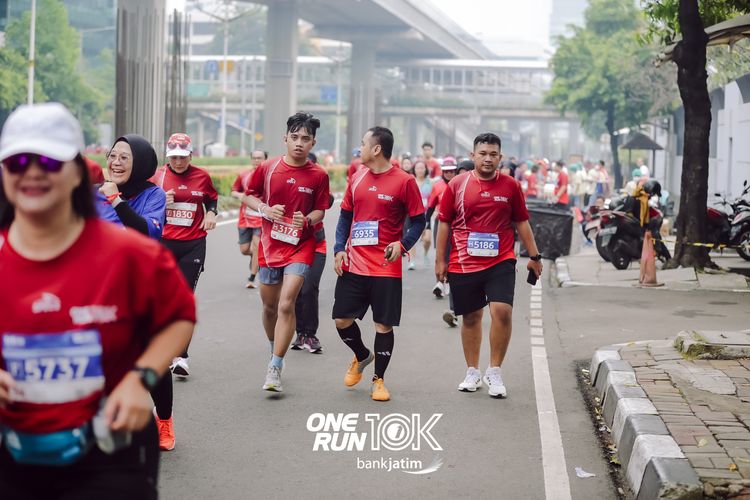 Race photo from ONE RUN 10 K