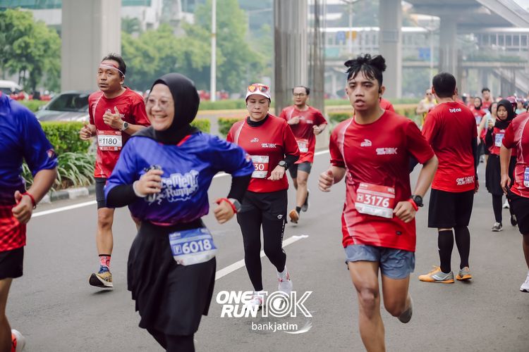 Race photo from ONE RUN 10 K