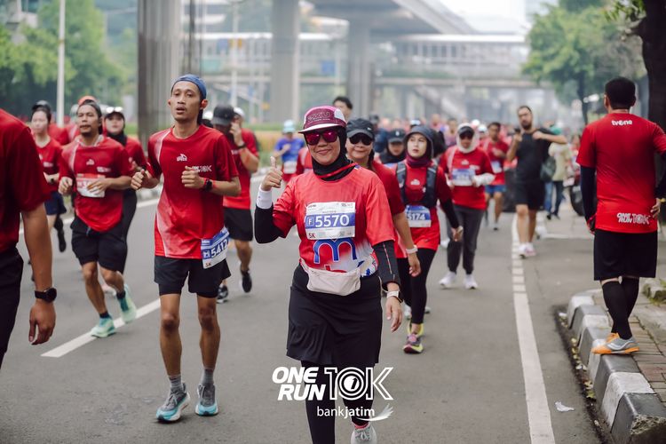 Race photo from ONE RUN 10 K
