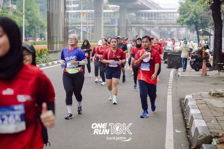 Race photo from ONE RUN 10 K