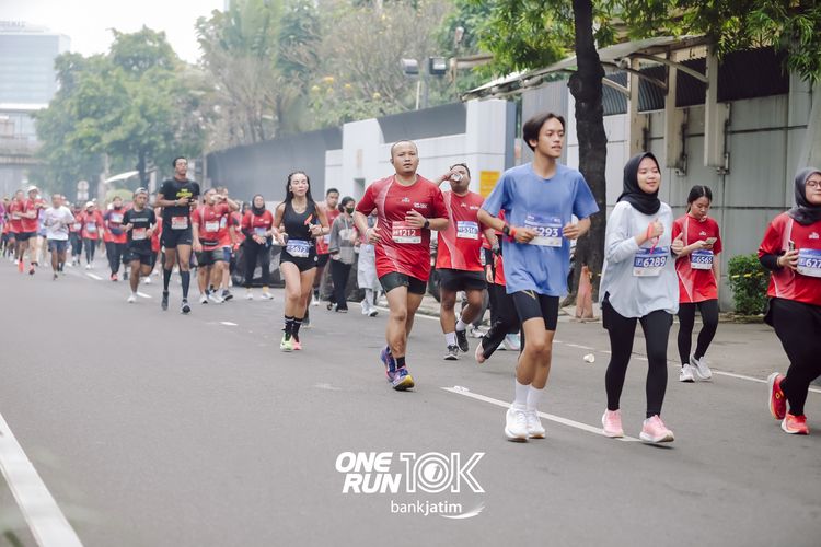 Race photo from ONE RUN 10 K