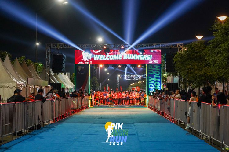 Race photo from PIK NITE RUN 2025