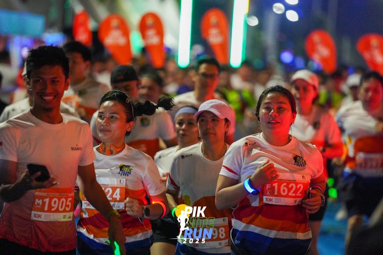 Race photo from PIK NITE RUN 2025