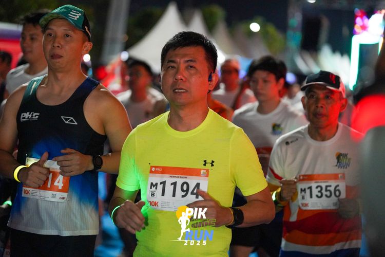 Race photo from PIK NITE RUN 2025