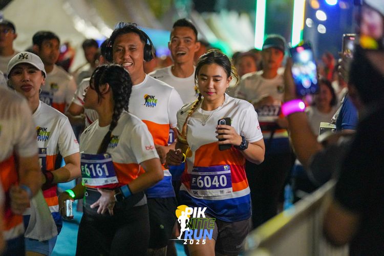 Race photo from PIK NITE RUN 2025