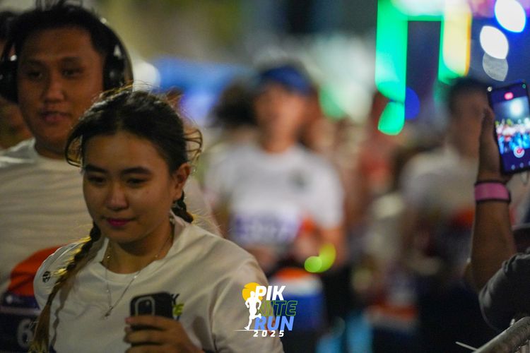 Race photo from PIK NITE RUN 2025