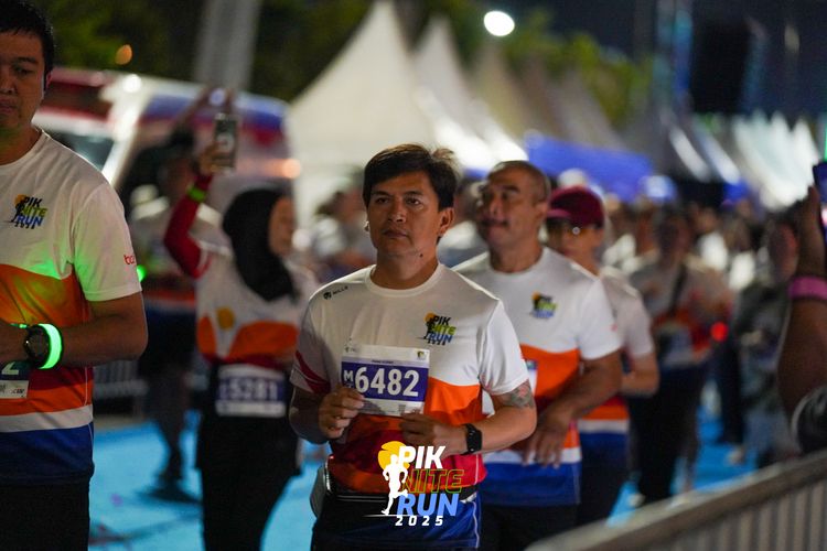 Race photo from PIK NITE RUN 2025