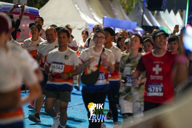 Race photo from PIK NITE RUN 2025