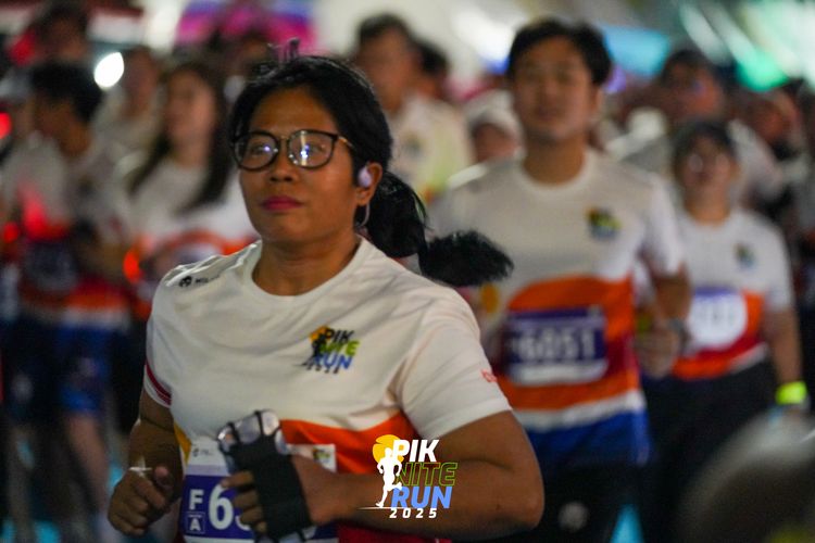 Race photo from PIK NITE RUN 2025