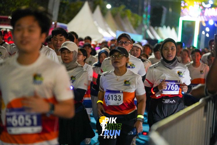 Race photo from PIK NITE RUN 2025